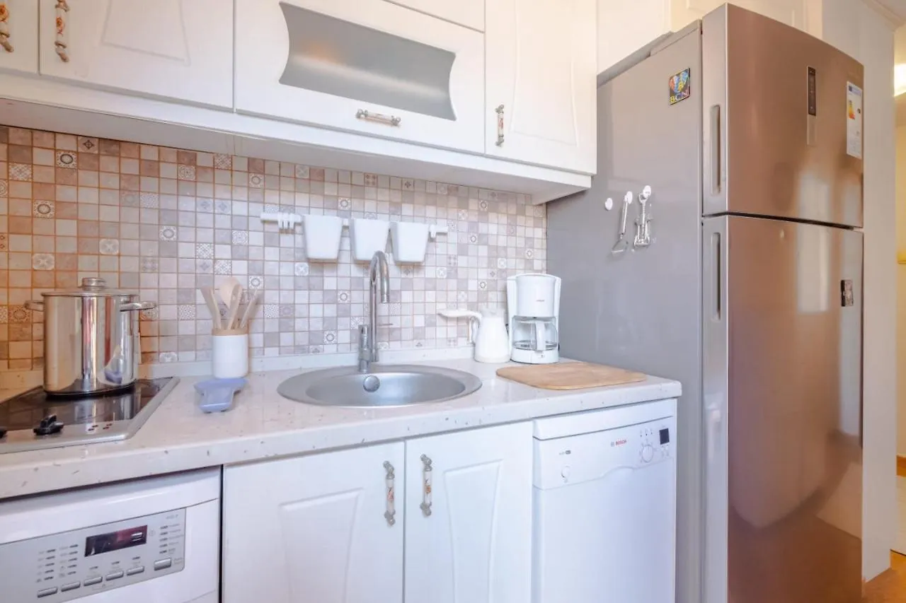 Apartment Colorful And Central Flat With Balcony In Kadikoy Istanbul