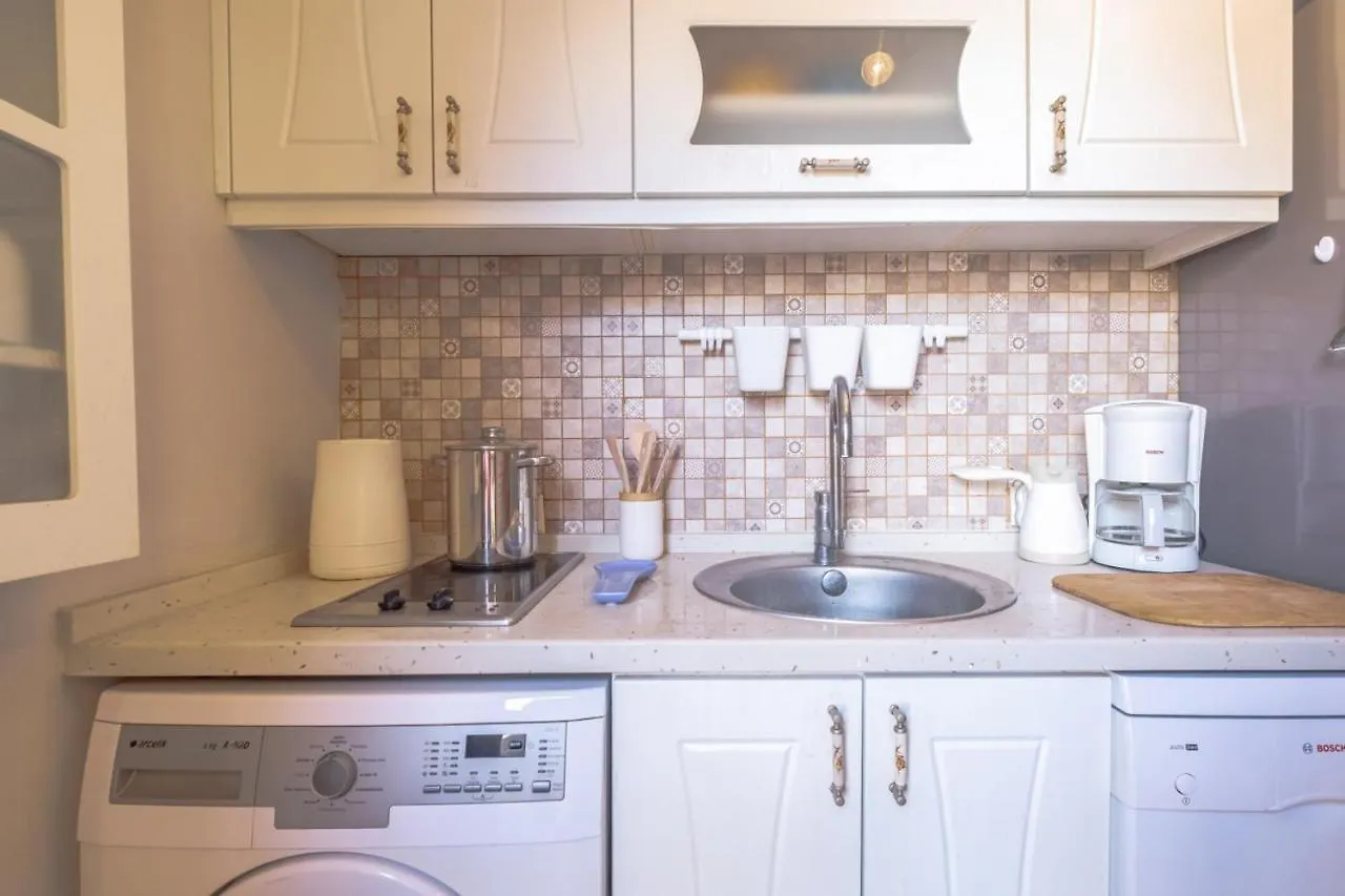 Colorful And Central Flat With Balcony In Kadikoy Istanbul Türkei