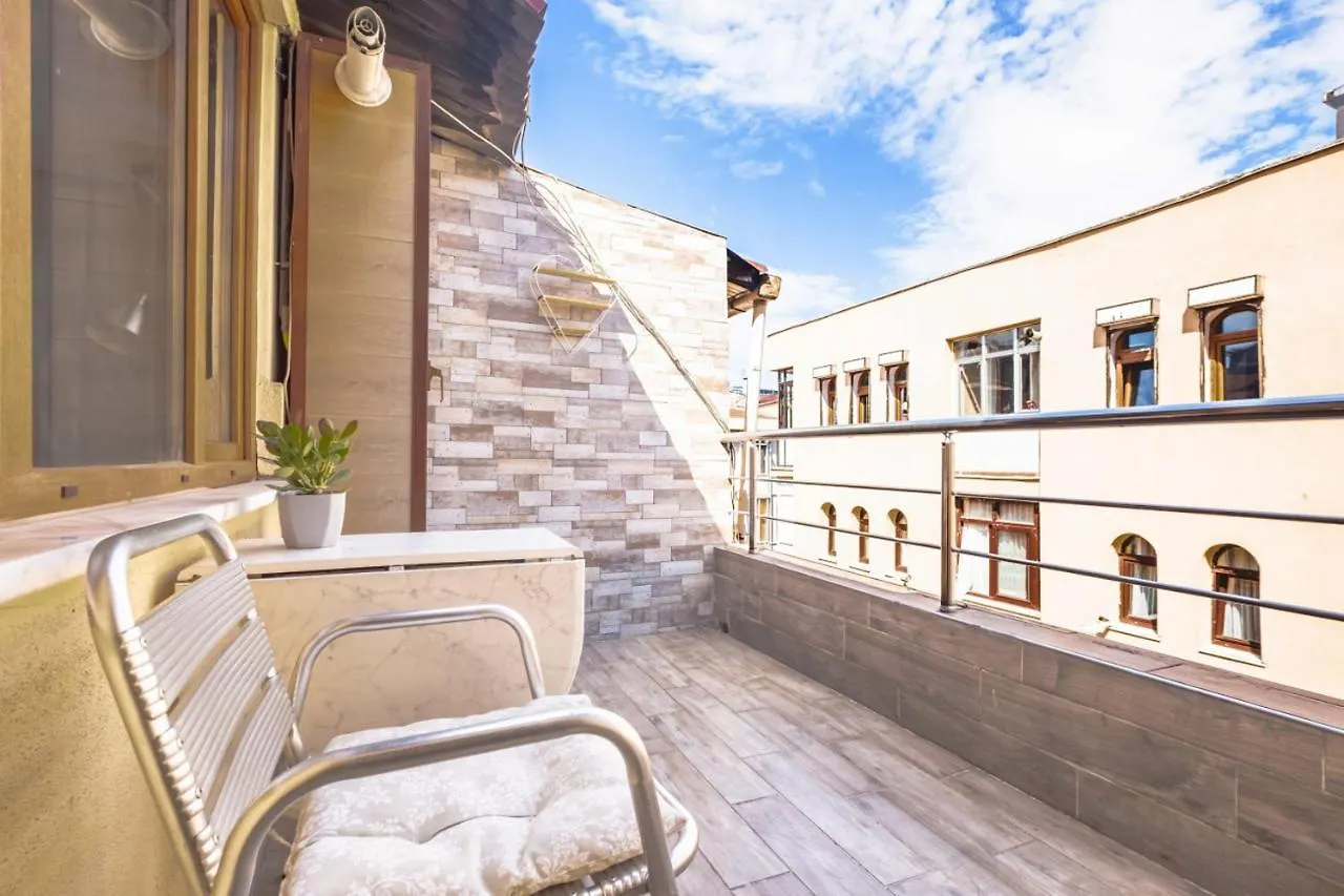 Apartment Colorful And Central Flat With Balcony In Kadikoy Istanbul